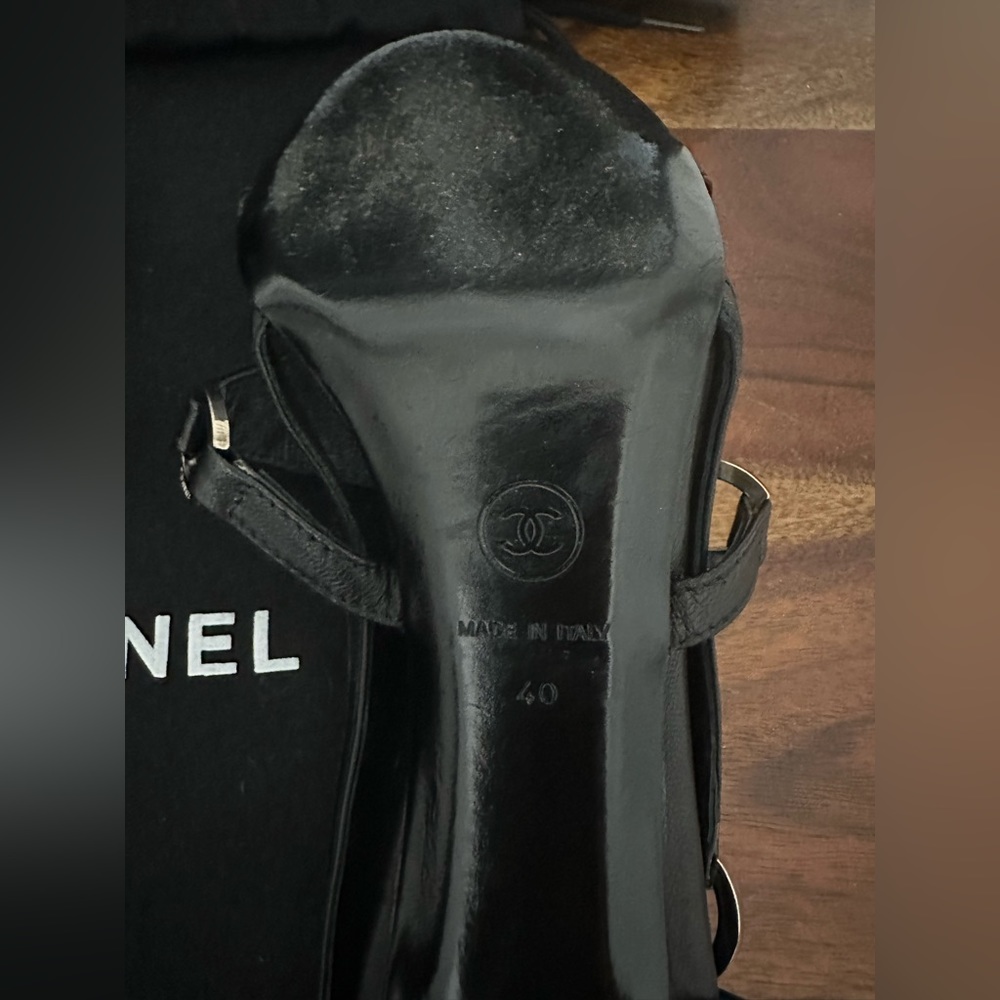 GENUINE CHANEL SLING BACK HEEL SANDALS.  SIZE 40 Gorgeous and Great Condition - Picture 12 of 16